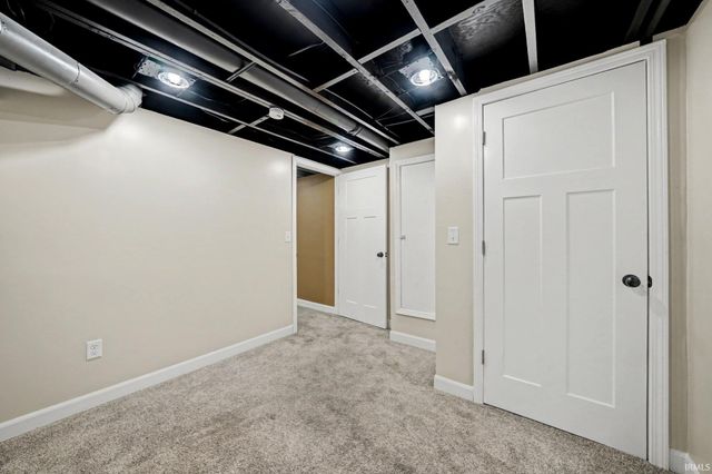 2410 Eisenhower Avenue, South Bend, IN 46615