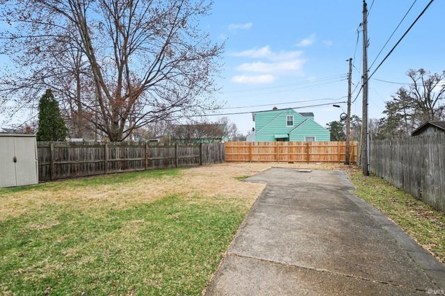 2410 Eisenhower Avenue, South Bend, IN 46615