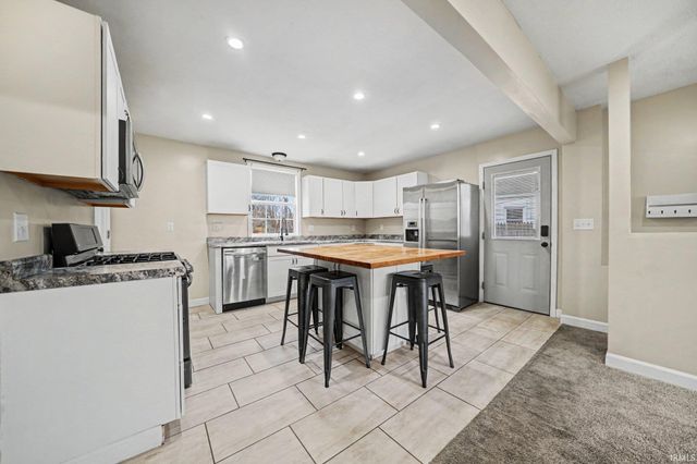 2410 Eisenhower Avenue, South Bend, IN 46615