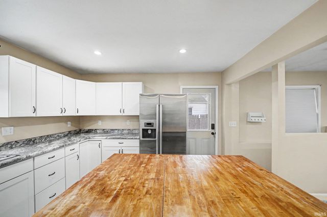 2410 Eisenhower Avenue, South Bend, IN 46615