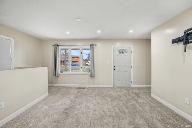 2410 Eisenhower Avenue, South Bend, IN 46615