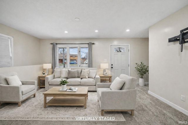 2410 Eisenhower Avenue, South Bend, IN 46615