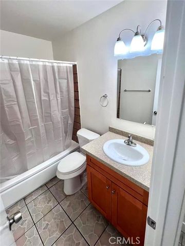 4109 W 5th C3, Santa Ana, CA 92703