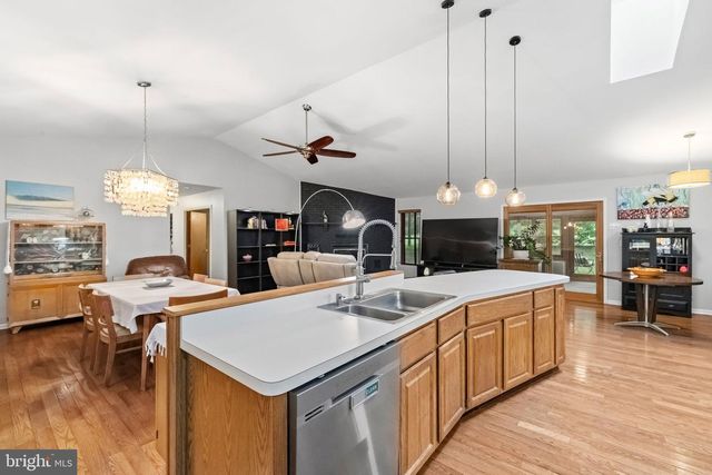 4212 LAKEVIEW PKWY, Locust Grove, VA 22508