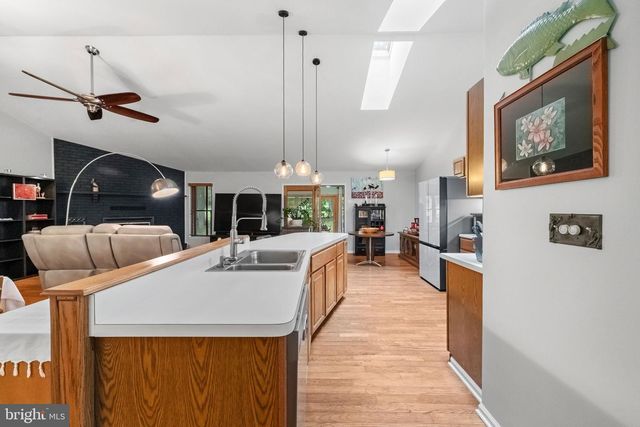 4212 LAKEVIEW PKWY, Locust Grove, VA 22508