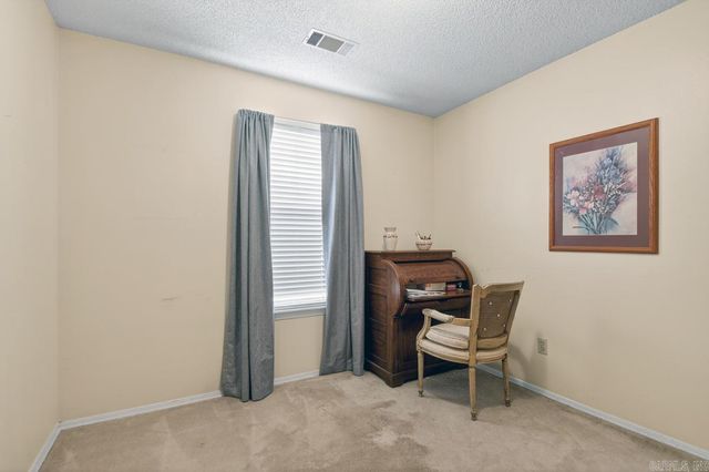 8 Calvary Circle, Little Rock, AR 72211