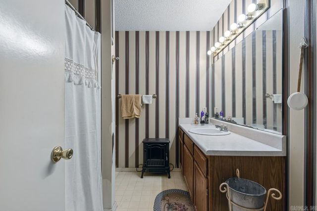 8 Calvary Circle, Little Rock, AR 72211