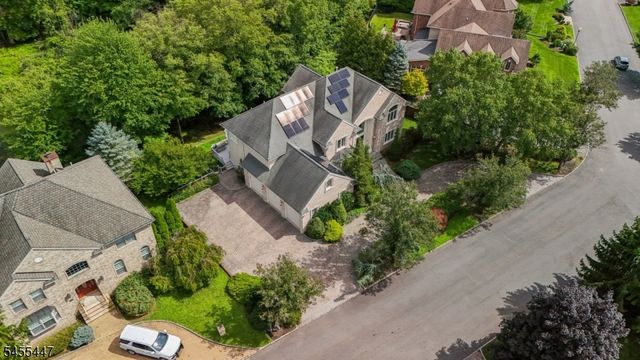 4 Centennial Ct, Totowa Boro, NJ 07512