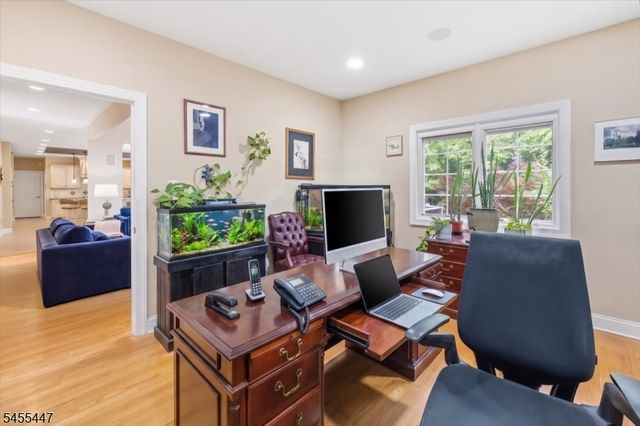 4 Centennial Ct, Totowa Boro, NJ 07512
