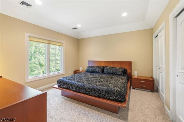 4 Centennial Ct, Totowa Boro, NJ 07512