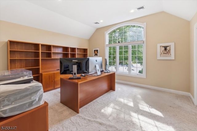 4 Centennial Ct, Totowa Boro, NJ 07512
