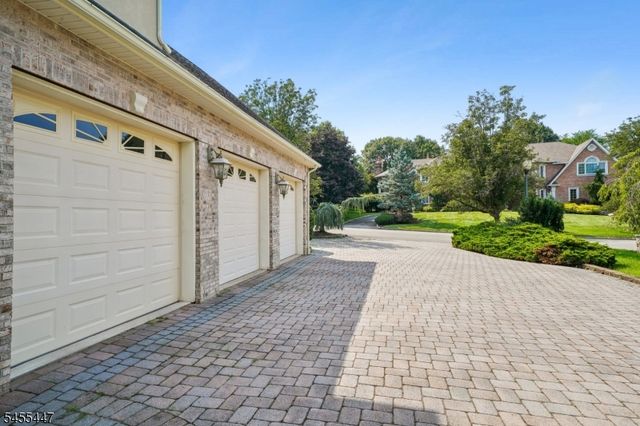 4 Centennial Ct, Totowa Boro, NJ 07512