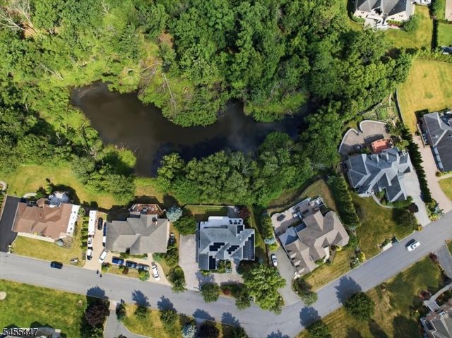4 Centennial Ct, Totowa Boro, NJ 07512