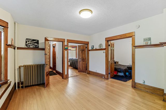 389 Fairview Avenue N, Saint Paul, MN 55104