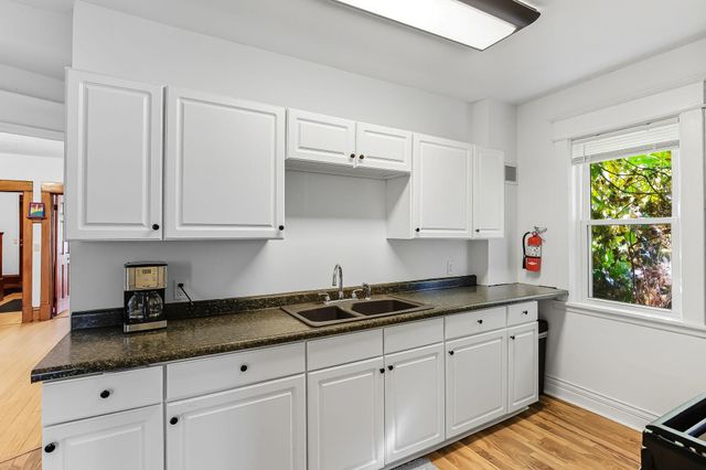 389 Fairview Avenue N, Saint Paul, MN 55104