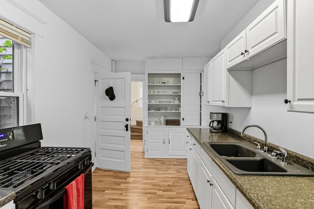 389 Fairview Avenue N, Saint Paul, MN 55104