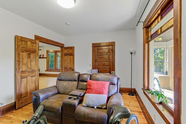 389 Fairview Avenue N, Saint Paul, MN 55104