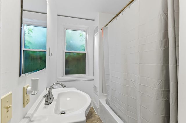 389 Fairview Avenue N, Saint Paul, MN 55104