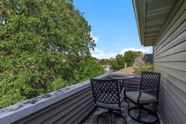 389 Fairview Avenue N, Saint Paul, MN 55104