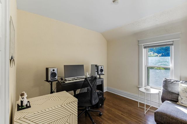 389 Fairview Avenue N, Saint Paul, MN 55104