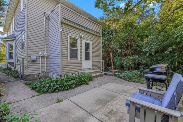 389 Fairview Avenue N, Saint Paul, MN 55104