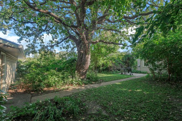 389 Fairview Avenue N, Saint Paul, MN 55104