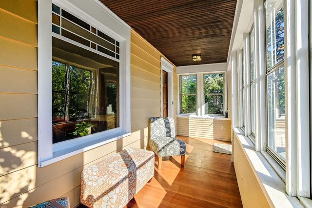 389 Fairview Avenue N, Saint Paul, MN 55104