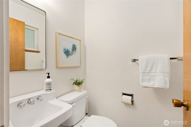 398 Ferncliff Avenue NE, Bainbridge Island, WA 98110