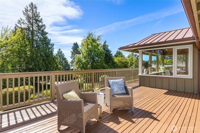 398 Ferncliff Avenue NE, Bainbridge Island, WA 98110