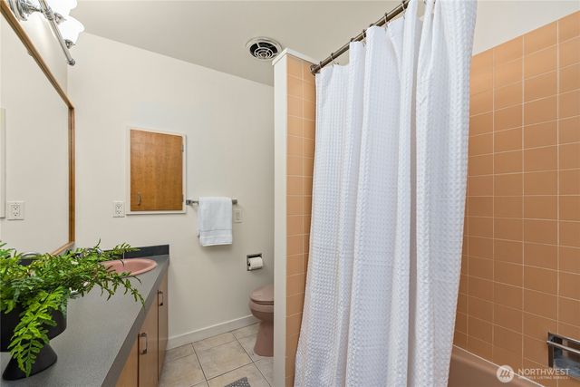 398 Ferncliff Avenue NE, Bainbridge Island, WA 98110