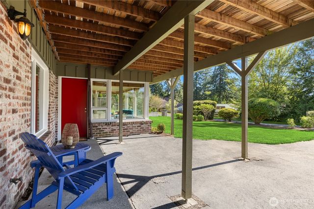 398 Ferncliff Avenue NE, Bainbridge Island, WA 98110