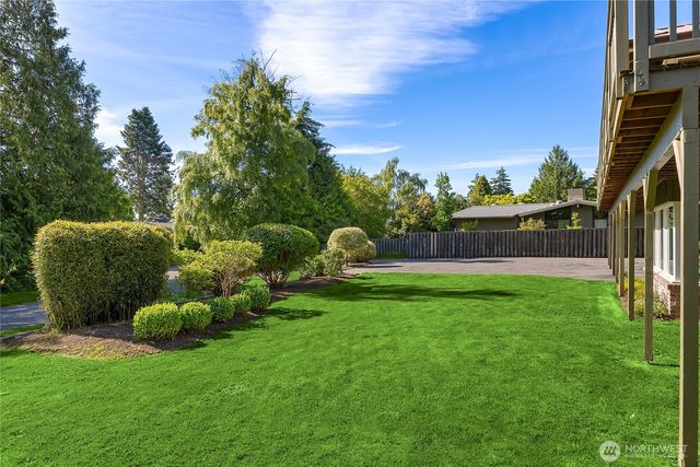 398 Ferncliff Avenue NE, Bainbridge Island, WA 98110