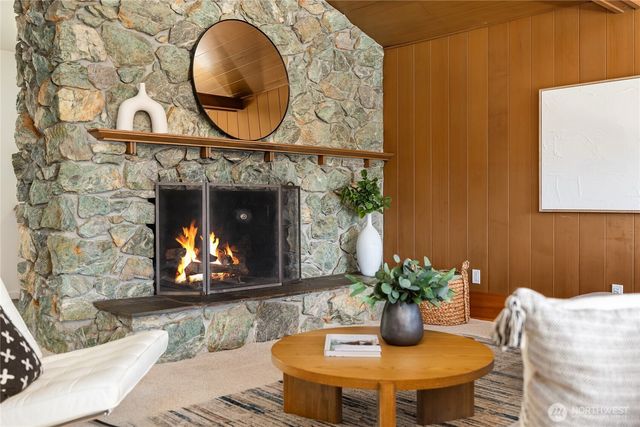 398 Ferncliff Avenue NE, Bainbridge Island, WA 98110