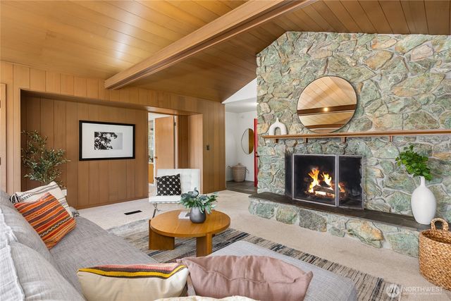 398 Ferncliff Avenue NE, Bainbridge Island, WA 98110