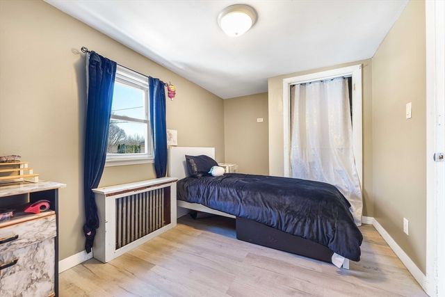 23 Bardsley St, Acushnet, MA 02743