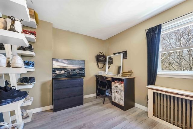 23 Bardsley St, Acushnet, MA 02743