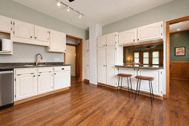 2147 N 56th STREET, Milwaukee, WI 53208