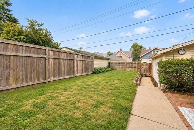 2147 N 56th STREET, Milwaukee, WI 53208