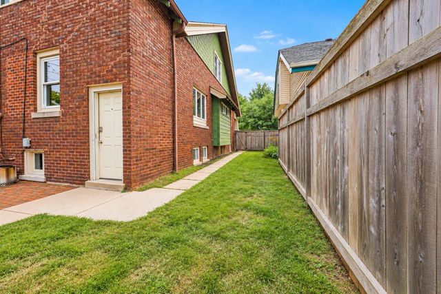 2147 N 56th STREET, Milwaukee, WI 53208