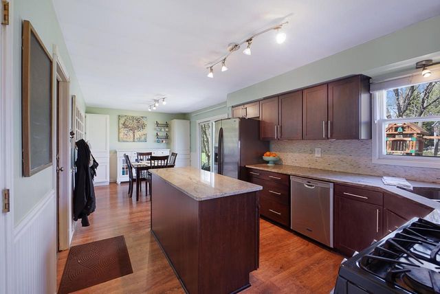 738 Buckingham WAY, Hartland, WI 53029