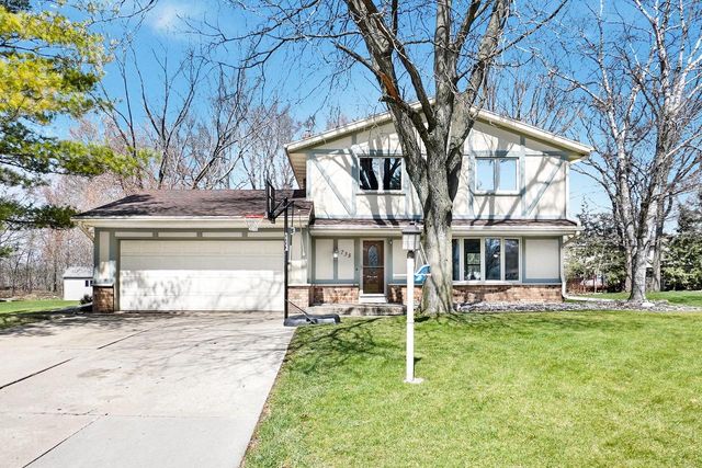 738 Buckingham WAY, Hartland, WI 53029