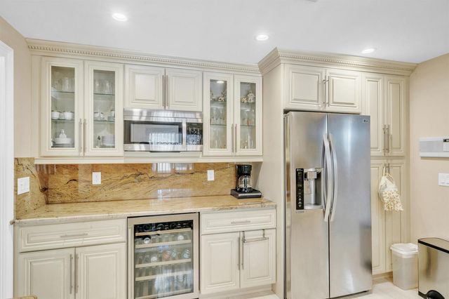 3860 NW 100th Avenue, Coral Springs, FL 33065