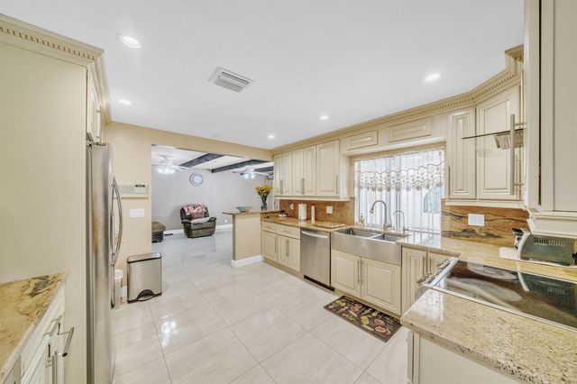 3860 NW 100th Avenue, Coral Springs, FL 33065