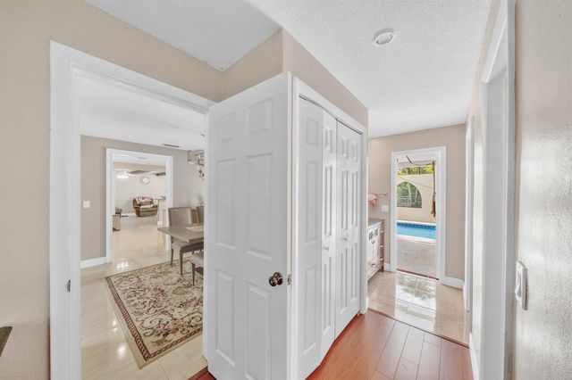 3860 NW 100th Avenue, Coral Springs, FL 33065