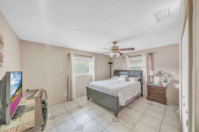 3860 NW 100th Avenue, Coral Springs, FL 33065