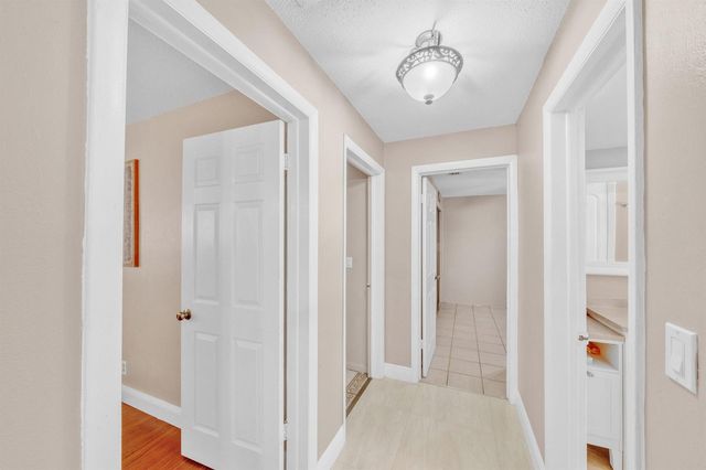 3860 NW 100th Avenue, Coral Springs, FL 33065