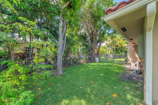 3860 NW 100th Avenue, Coral Springs, FL 33065