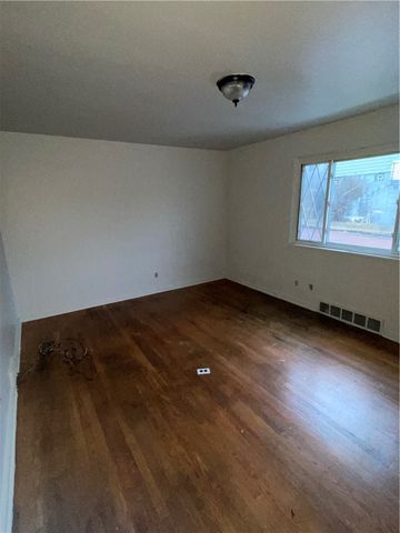 2720 Garbett St, Mckeesport, PA 15132