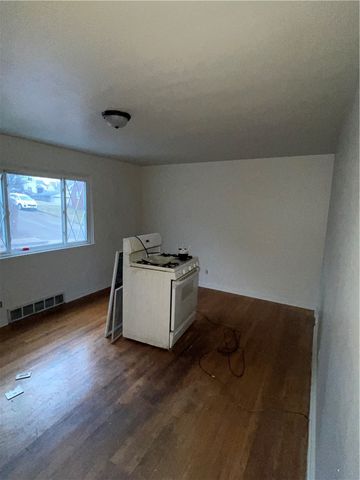 2720 Garbett St, Mckeesport, PA 15132