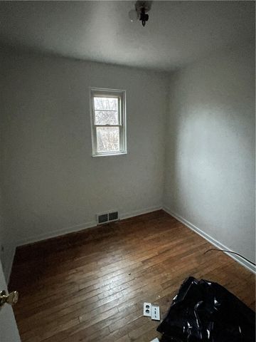 2720 Garbett St, Mckeesport, PA 15132